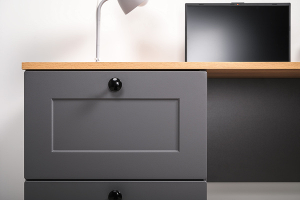 Стол письменный Остин 12.159 серый графит 0162 РЕ, дуб золотой CRAFT, графит ZB 856-2 ПВХ, сборка на любую сторону